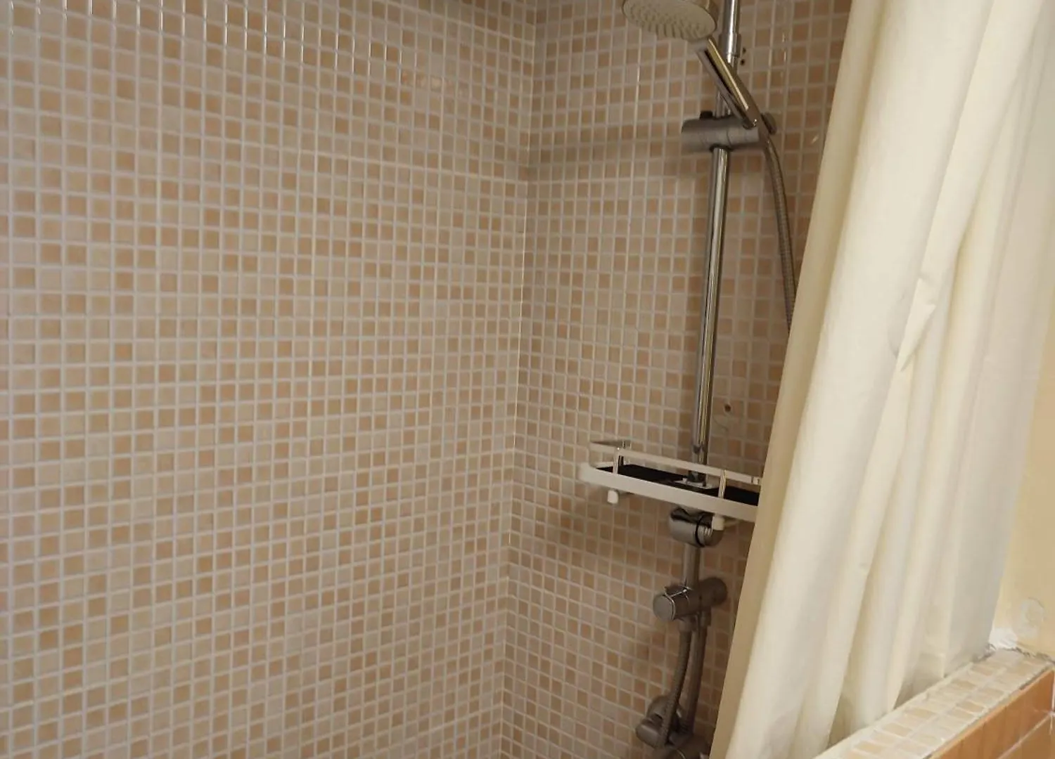 Apartamento En Playa Semi-Privada Benalmadena 0*,  Spain
